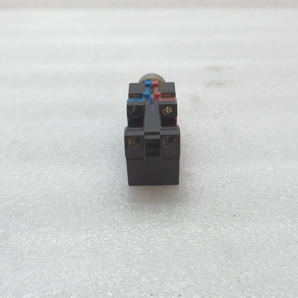 IDEC ALQW Illuminated Pushbutton 22mm 600V 10A