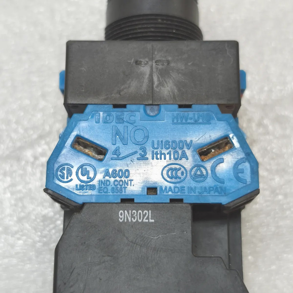 IDEC ALQW Illuminated Pushbutton 22mm 600V 10A