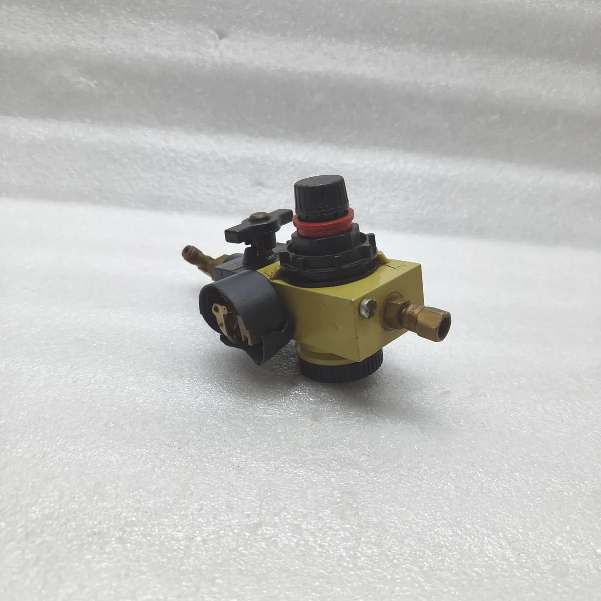 NORGREN R10-000-RNMO Olympian Pneumatic Pressure Regulator 0.4-10 bar