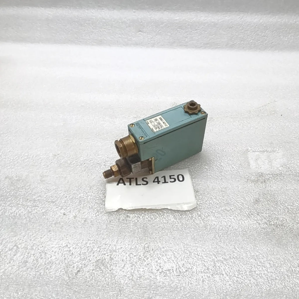 TELEMECANIQUE XMJ-A012 Pressure Switch 1-12 bar 100-1200kPa