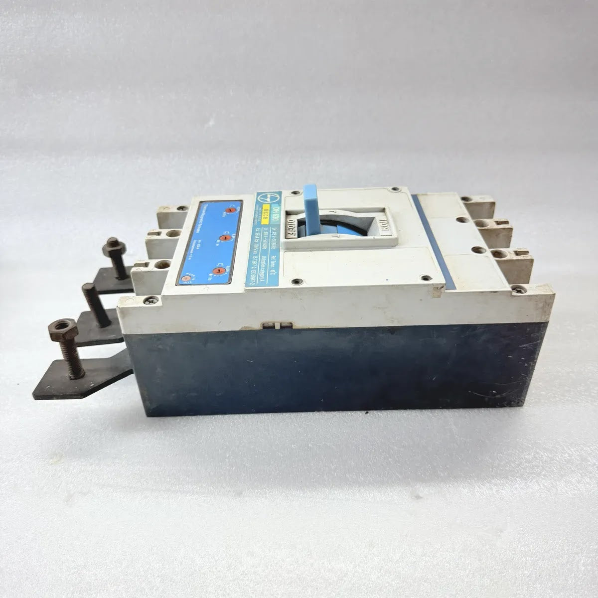 L&T DH630 MCCB Circuit Breaker 3P 630A 415V