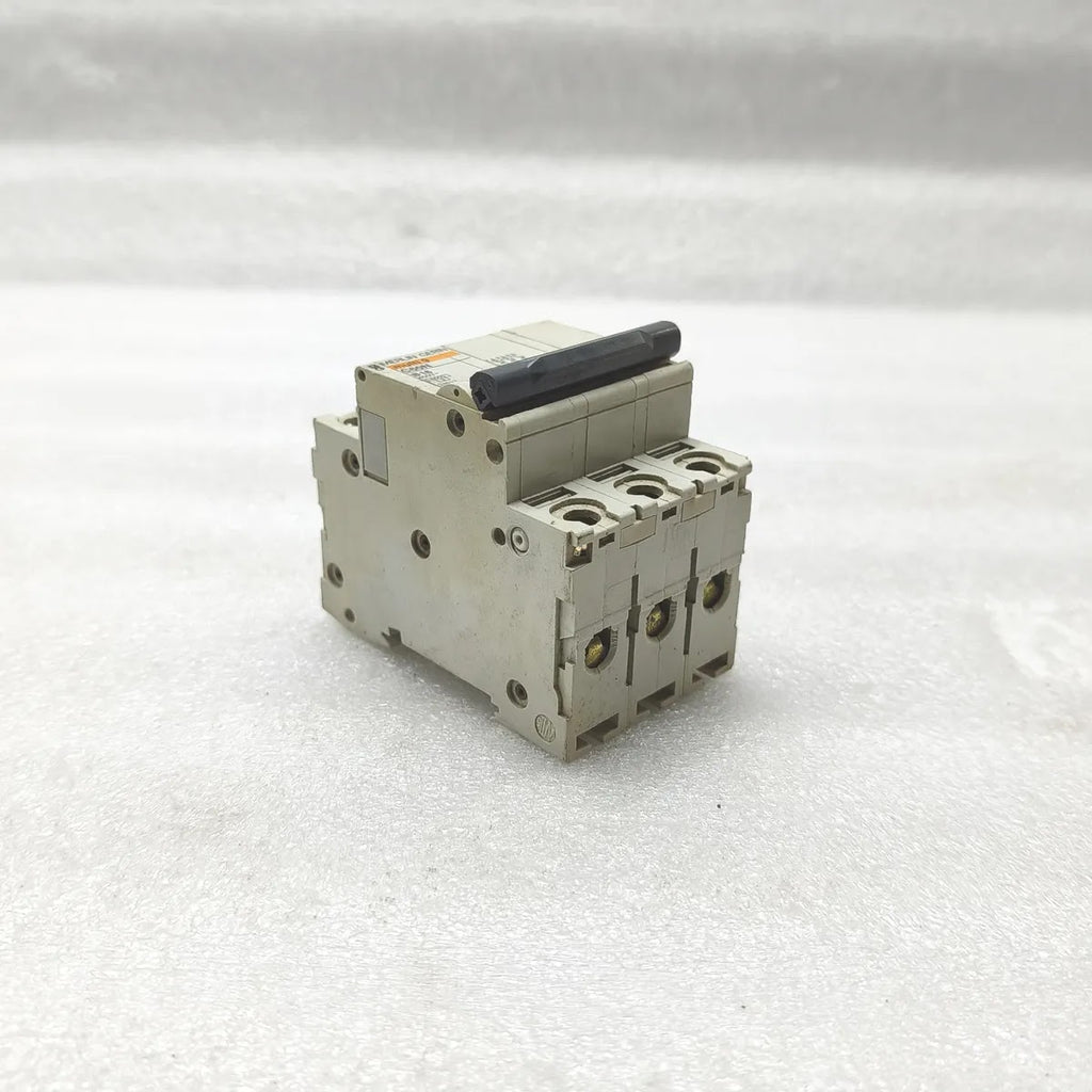 MERLIN GERIN 24012 C60N Miniature Circuit Breaker 3P B16 400V