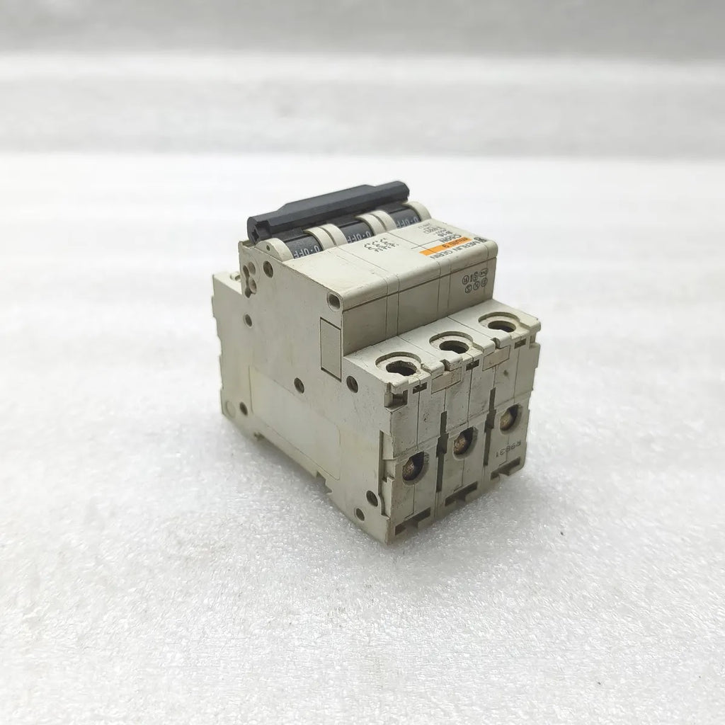 MERLIN GERIN 24012 C60N Miniature Circuit Breaker 3P B16 400V