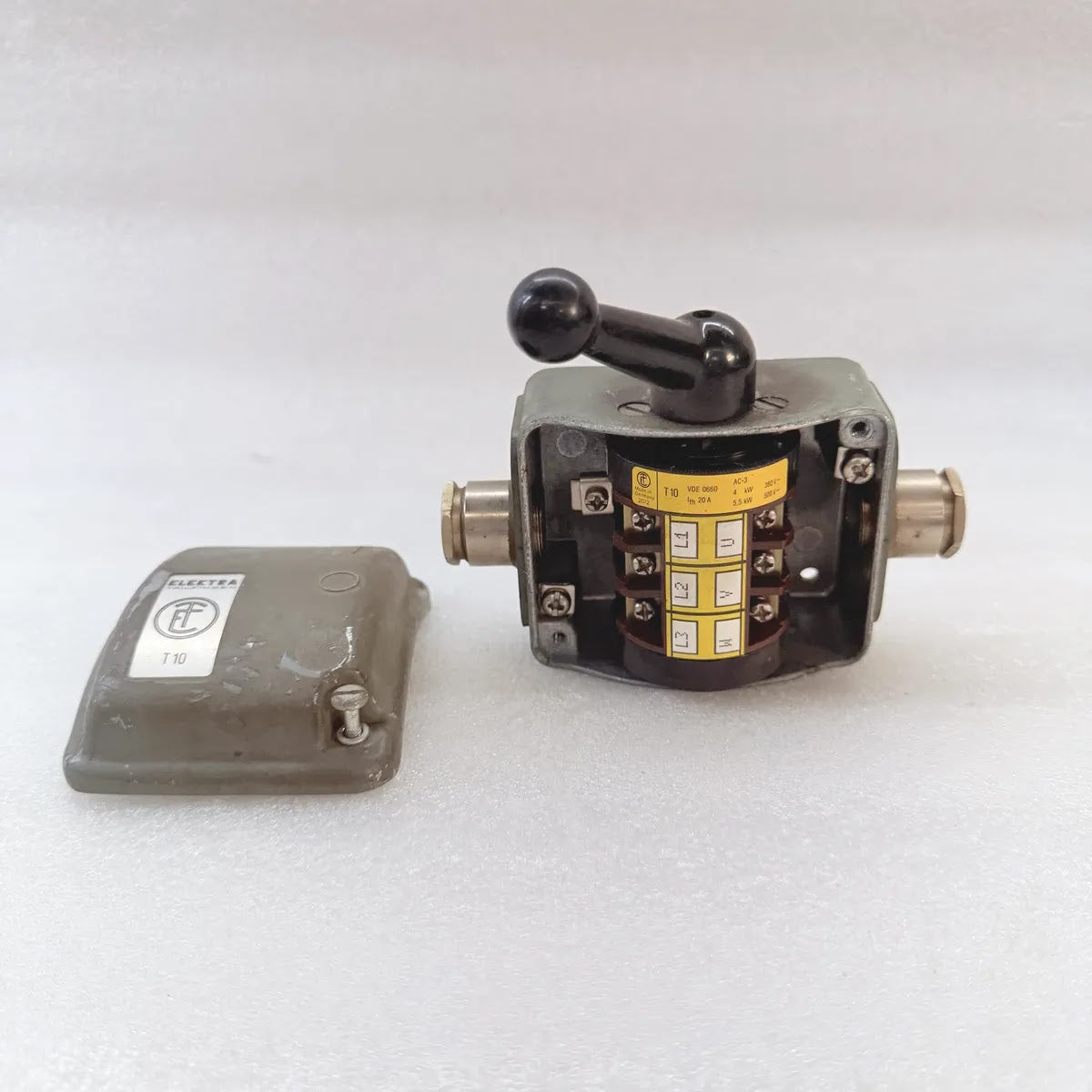ELEKTRA TAILFINGEN T10 Enclosed Cam Switch 20A 380V