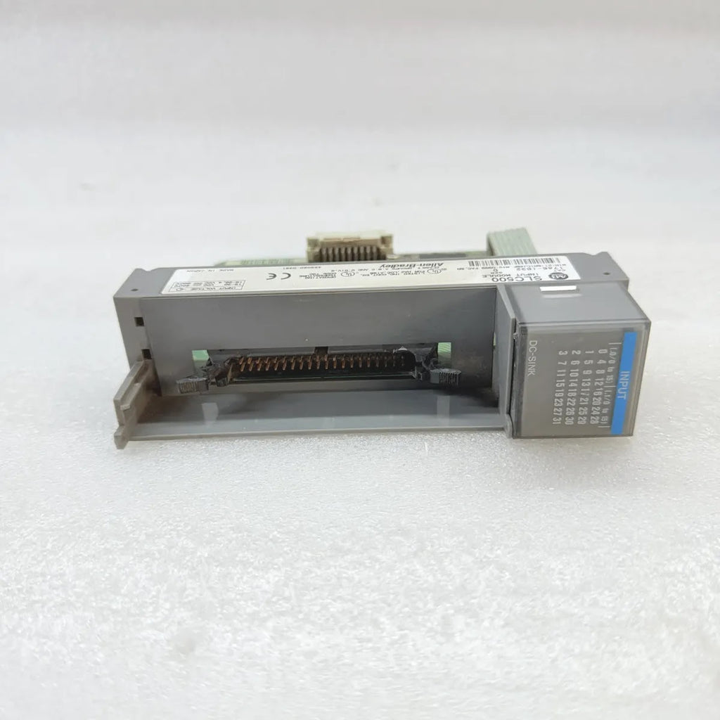 A Bradley 1746-IB32 SLC500 DC Input Module 32-Point 15-30V DC