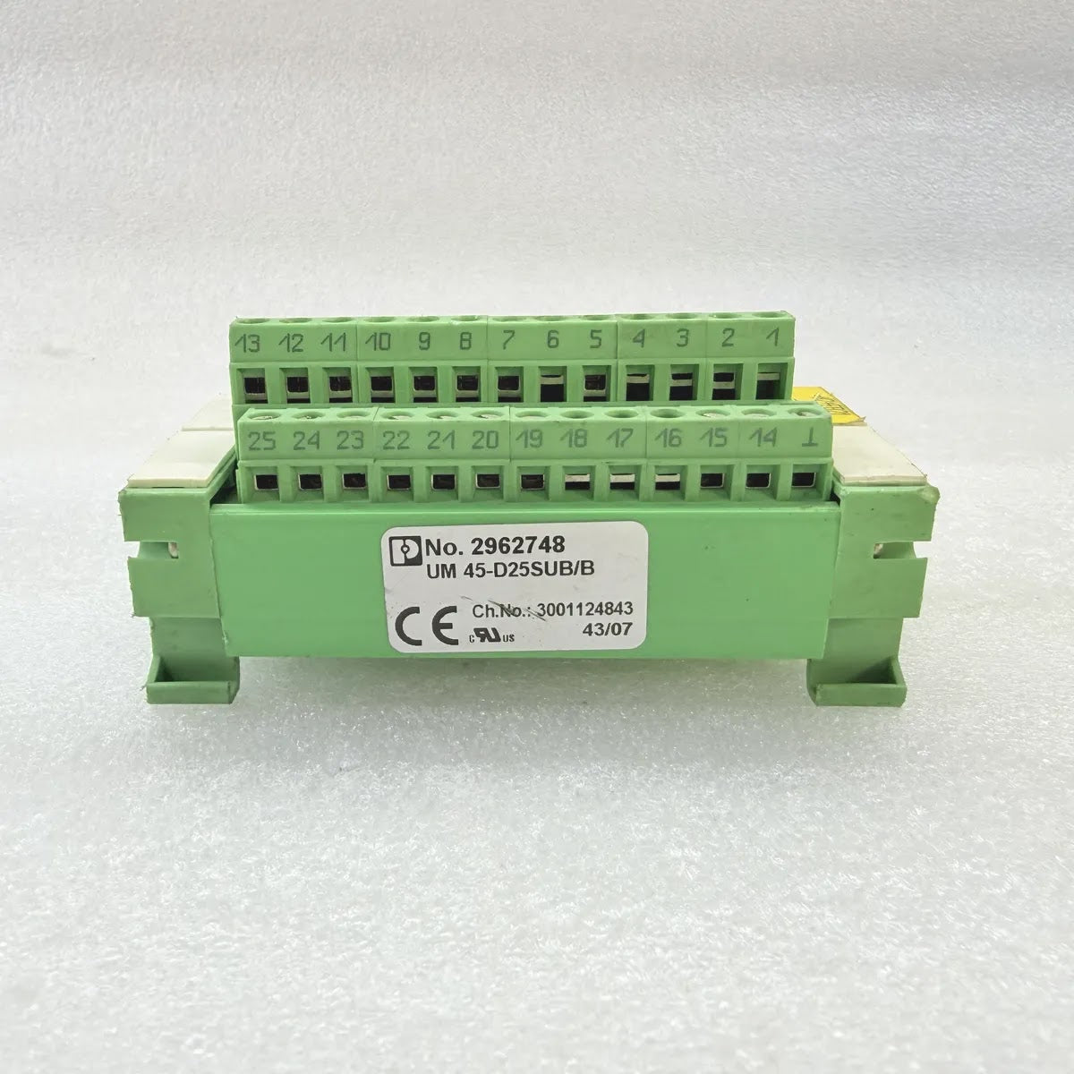 PHOENIX CONTACT 2962748 UM 45-D25SUB/B Termination Board 25-Pos D-Sub