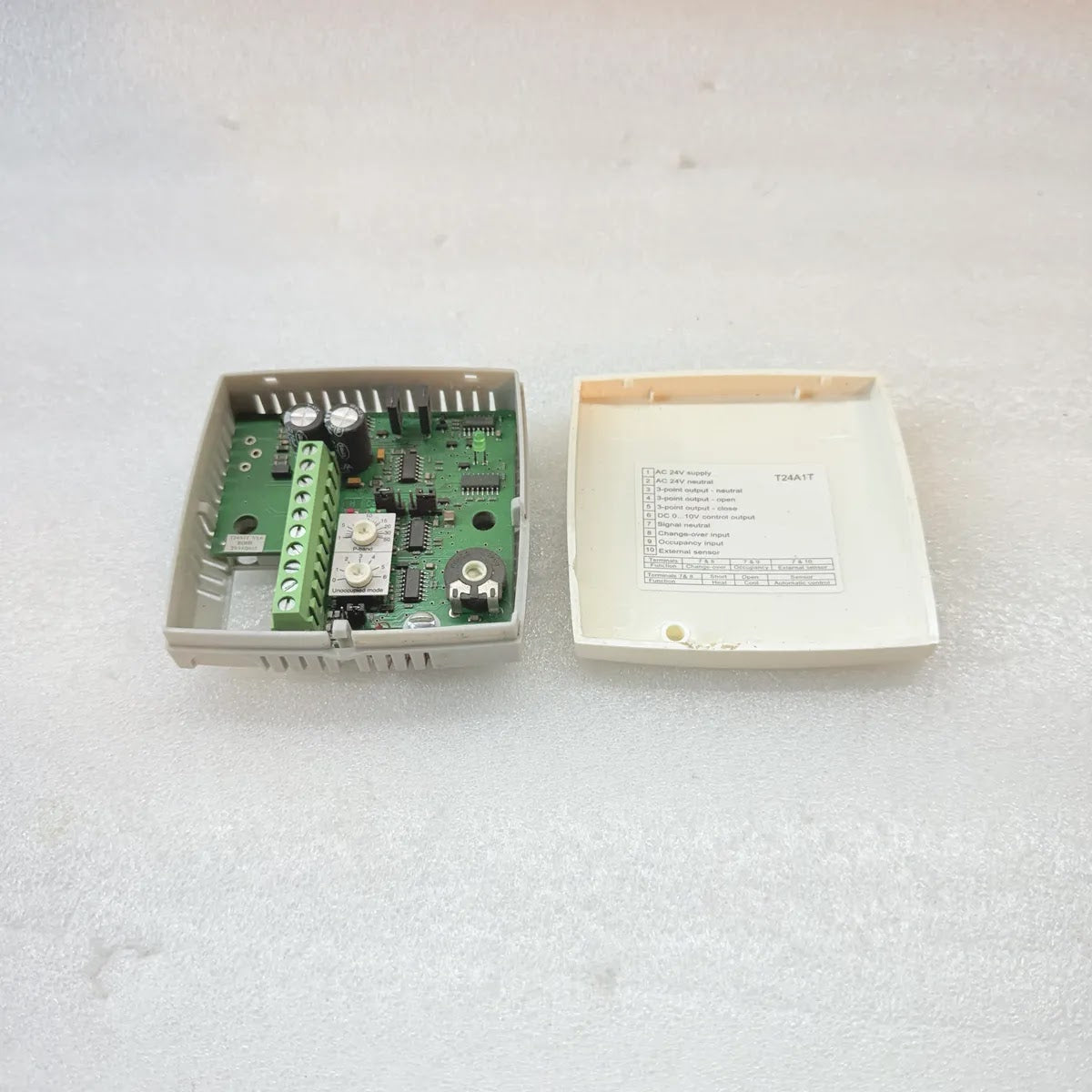 BELIMO T24A1T Room Temperature Controller 24VAC 0-10V