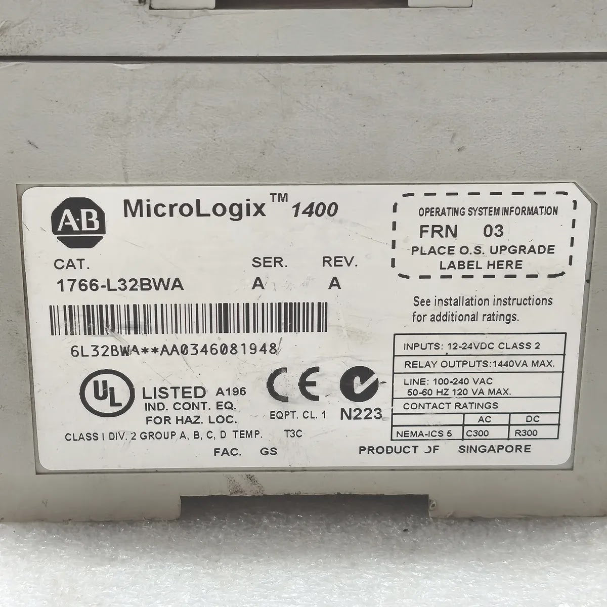A Bradley 1766-L32BWA MicroLogix 1400 PLC Controller 100-240VAC 32-Point