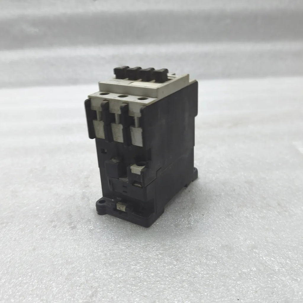SIEMENS 3TF3200-0A Power Contactor 3P 16A AC-3 415V