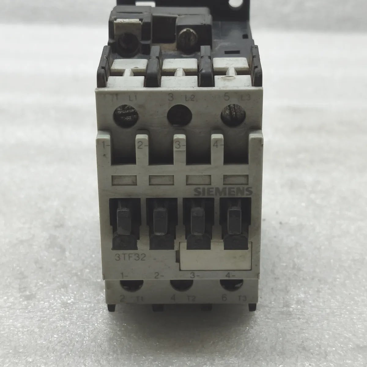SIEMENS 3TF3200-0A Power Contactor 3P 16A AC-3 415V