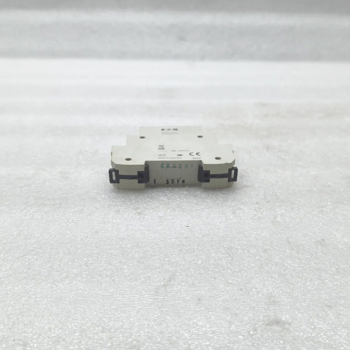 EATON Z-T/3S1O Pushbutton Switch 16A 250VAC