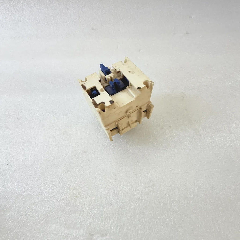 TELEMECANIQUE LADT4 On-Delay Timer Contact Block 10-180s 10A 690V
