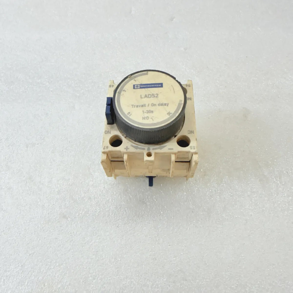 TELEMECANIQUE LADS2 Time Delay Contact Block On-Delay 1-30s 690V