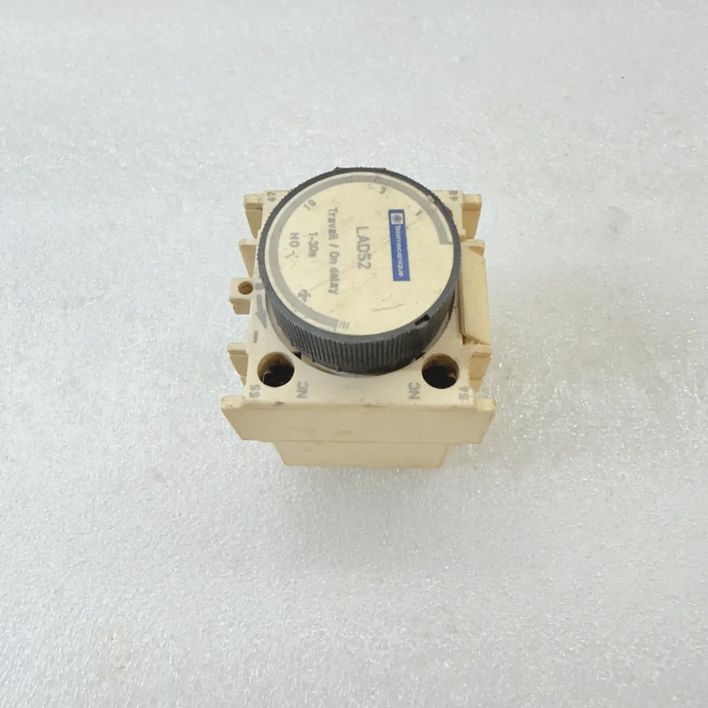 TELEMECANIQUE LADS2 Time Delay Contact Block On-Delay 1-30s 690V