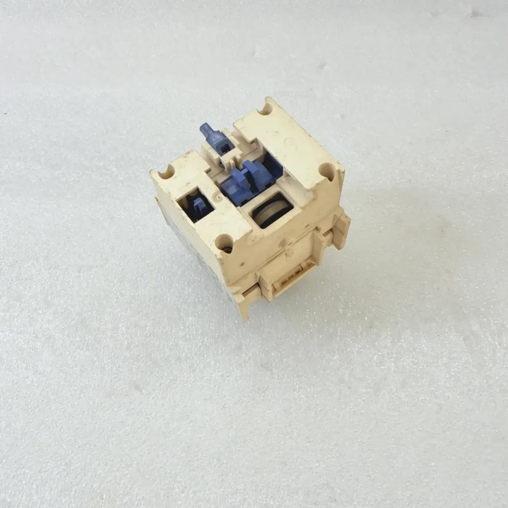 TELEMECANIQUE LADS2 Time Delay Contact Block On-Delay 1-30s 690V