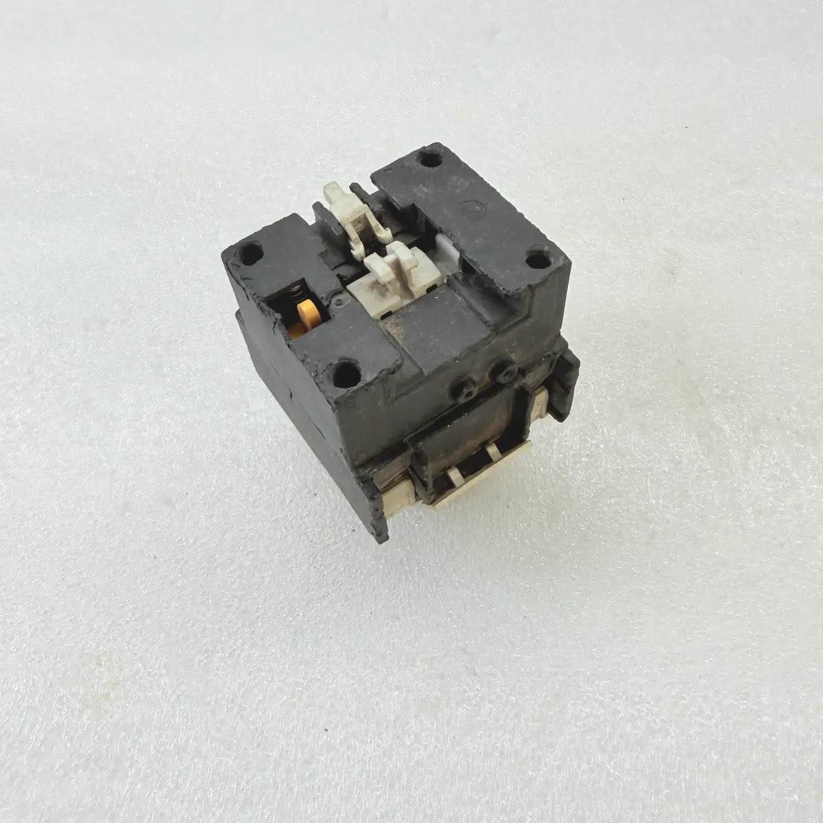 TELEMECANIQUE LA2DT2 On Delay Pneumatic Timer Contact Block 0.1-30s 10A 690V