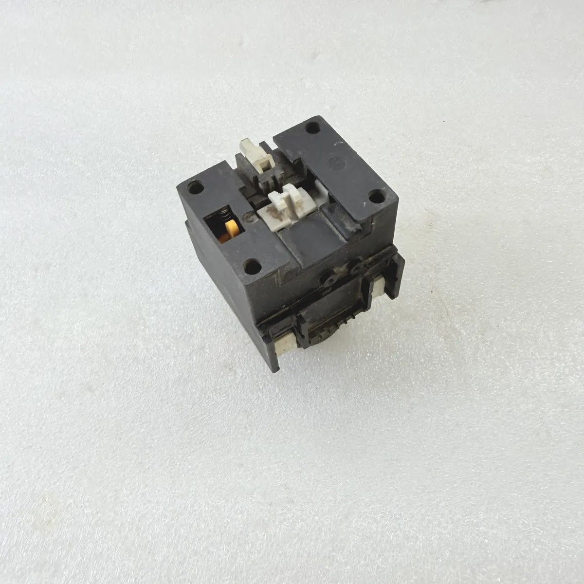 TELEMECANIQUE LA2DT2 Pneumatic On-Delay Timer Block 0.1-30s 10A ATLS4259