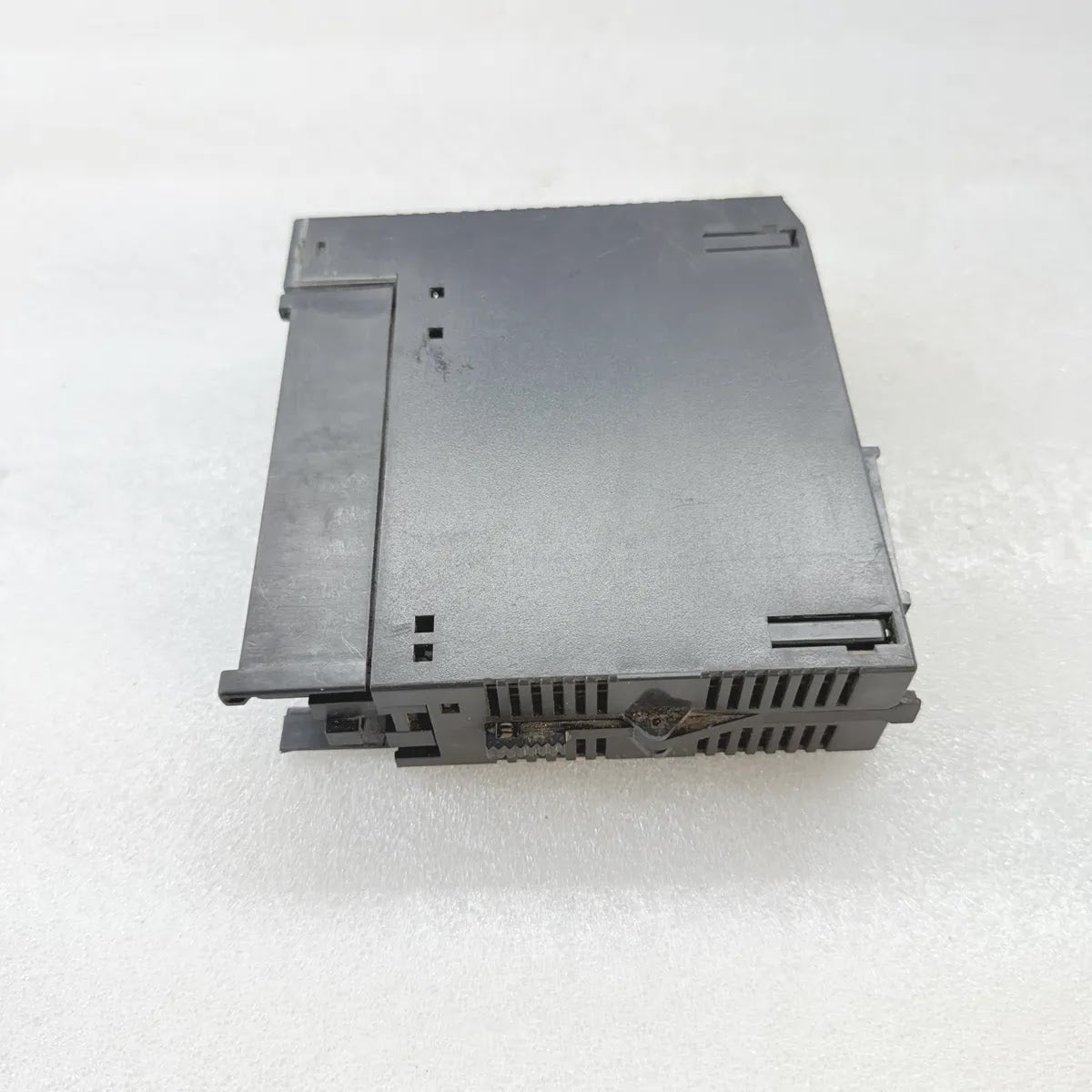 GE FANUC IC693MDL740E Output Module 16PT 12/24VDC 0.5A