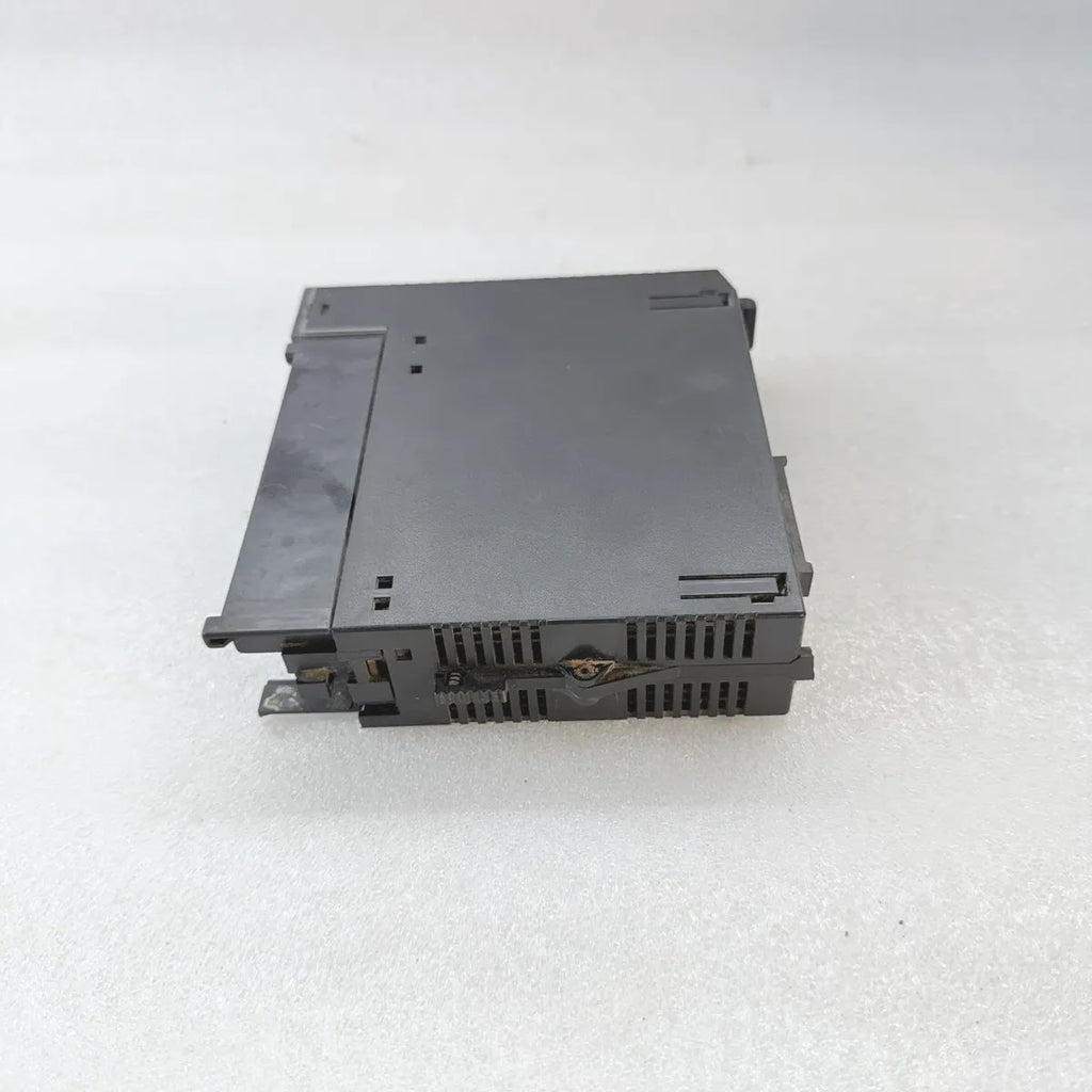 GE FANUC IC693MDL645D Series 90-30 PLC Input Module 24VDC 16-Point