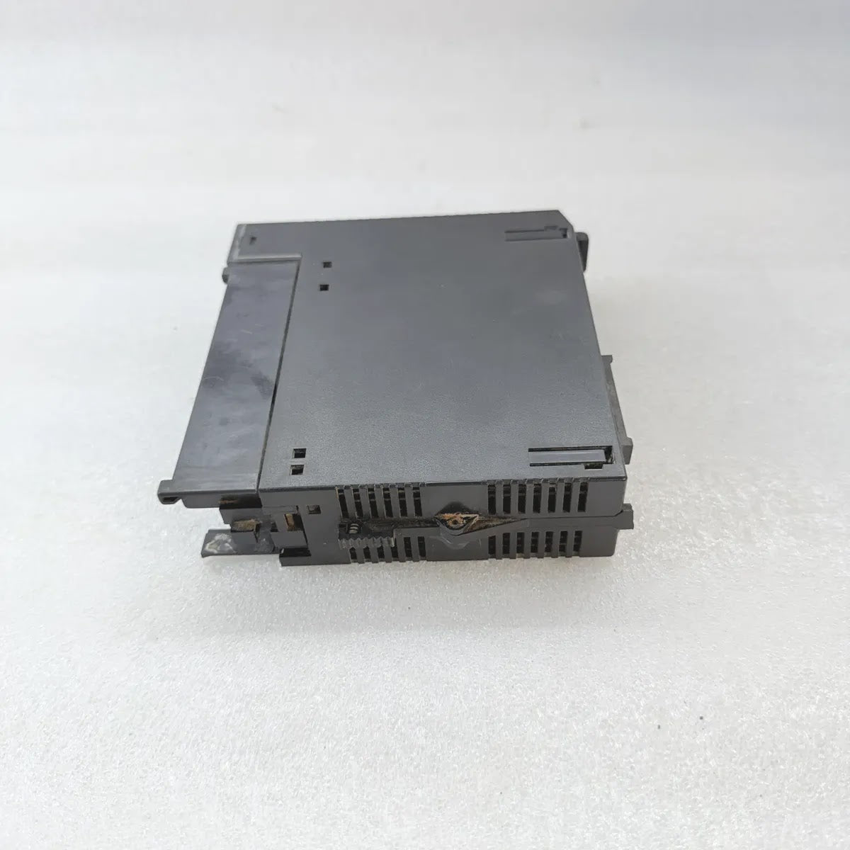 GE FANUC IC693MDL645D Series 90-30 PLC Input Module 24VDC 16-Point