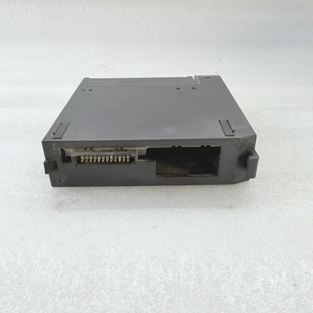 GE FANUC IC693MDL645D Series 90-30 PLC Input Module 24VDC 16-Point