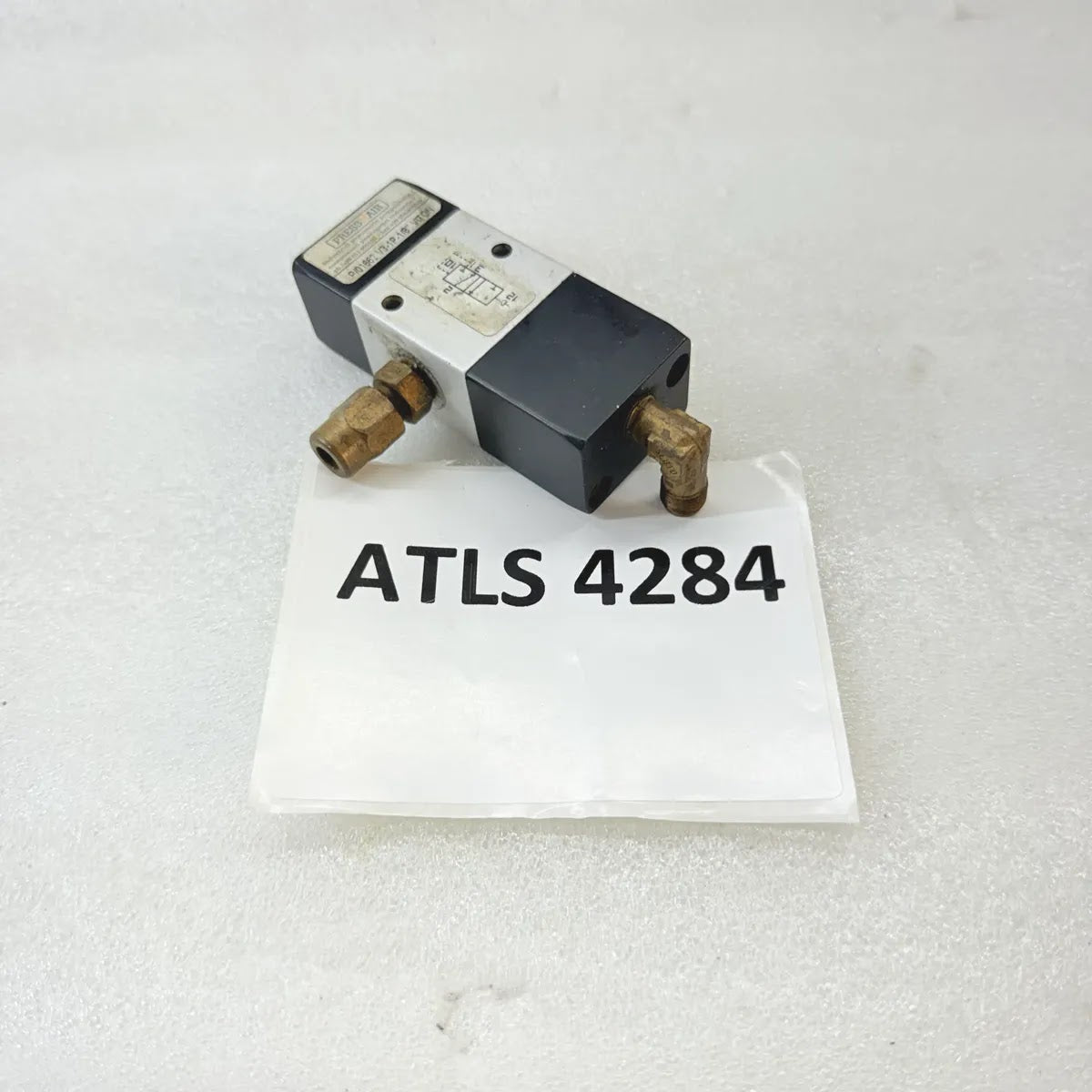 PRESSMAIR P/01662 V3-1P-1/8 Pneumatic Valve 3/2 Way 1/8"
