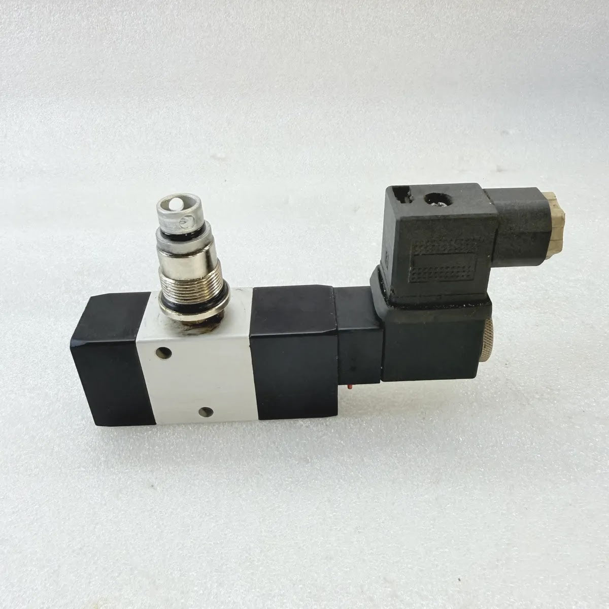 PRESSMAIR E3-L-1A-1/8 Pneumatic Solenoid Valve 24V DC