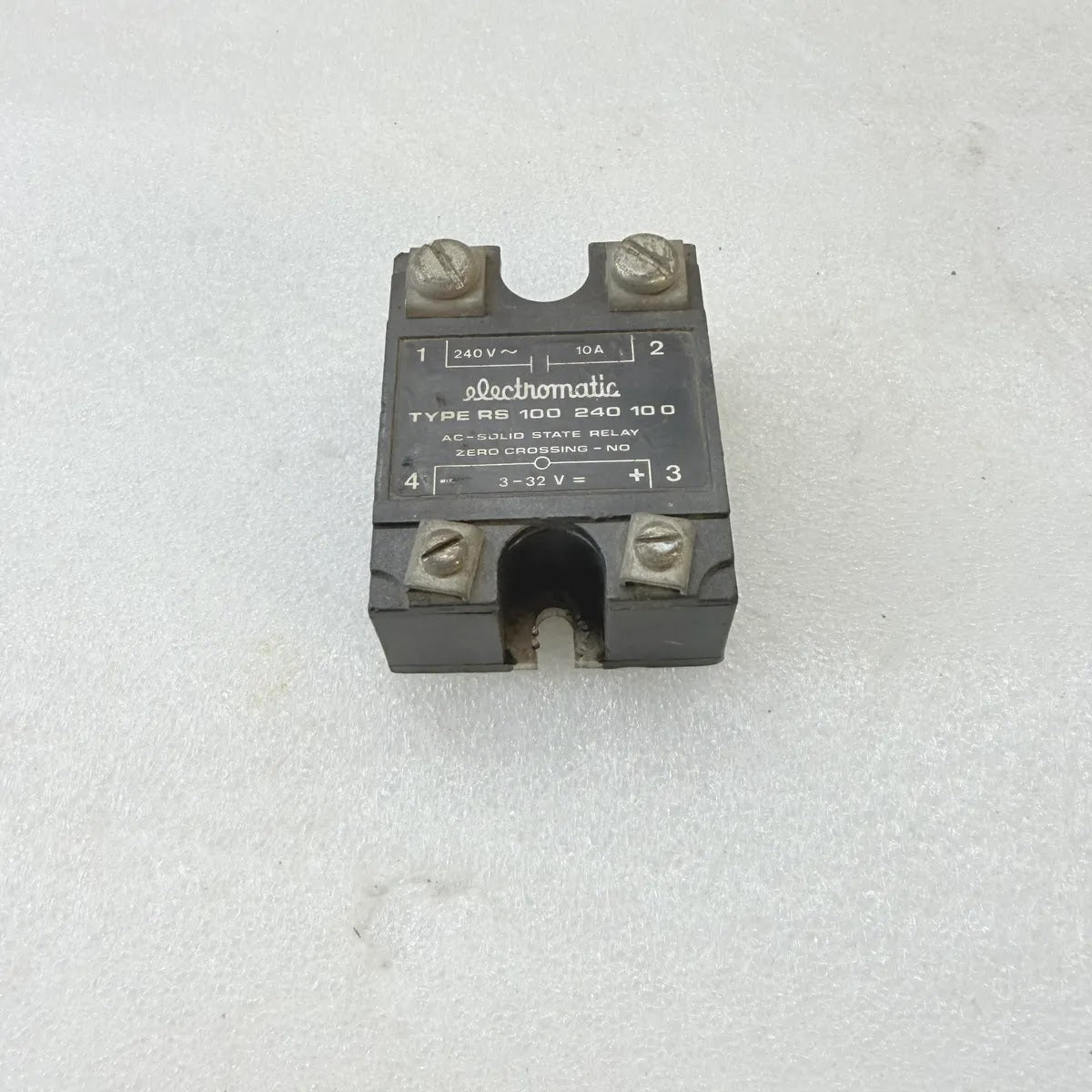 ELECTROMATIC RS 100 240 10 0 Solid State Relay 240V 10A
