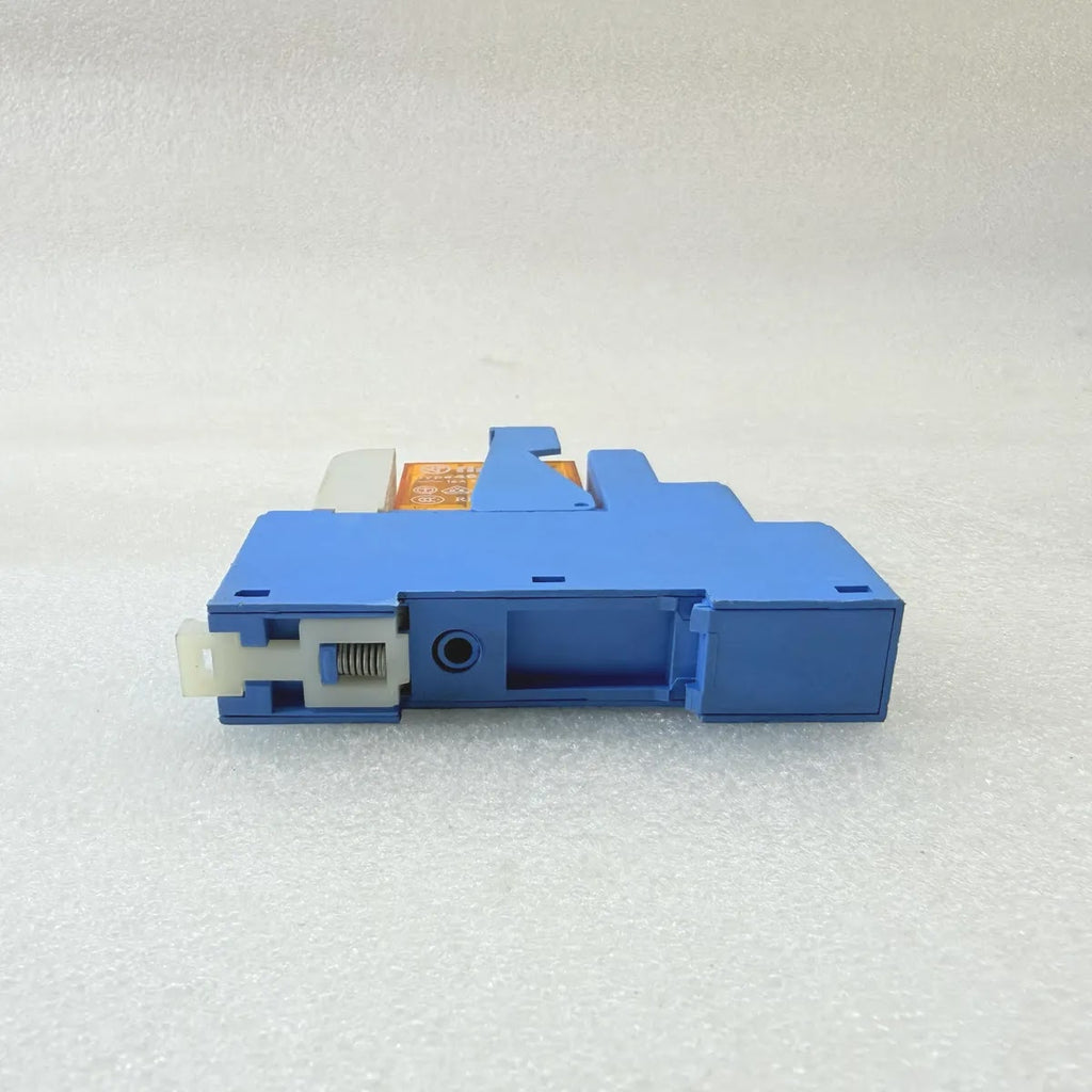 FINDER 95.05 Socket + 40 Series Relay + 99.02.0.230.98 Module 16A 250V