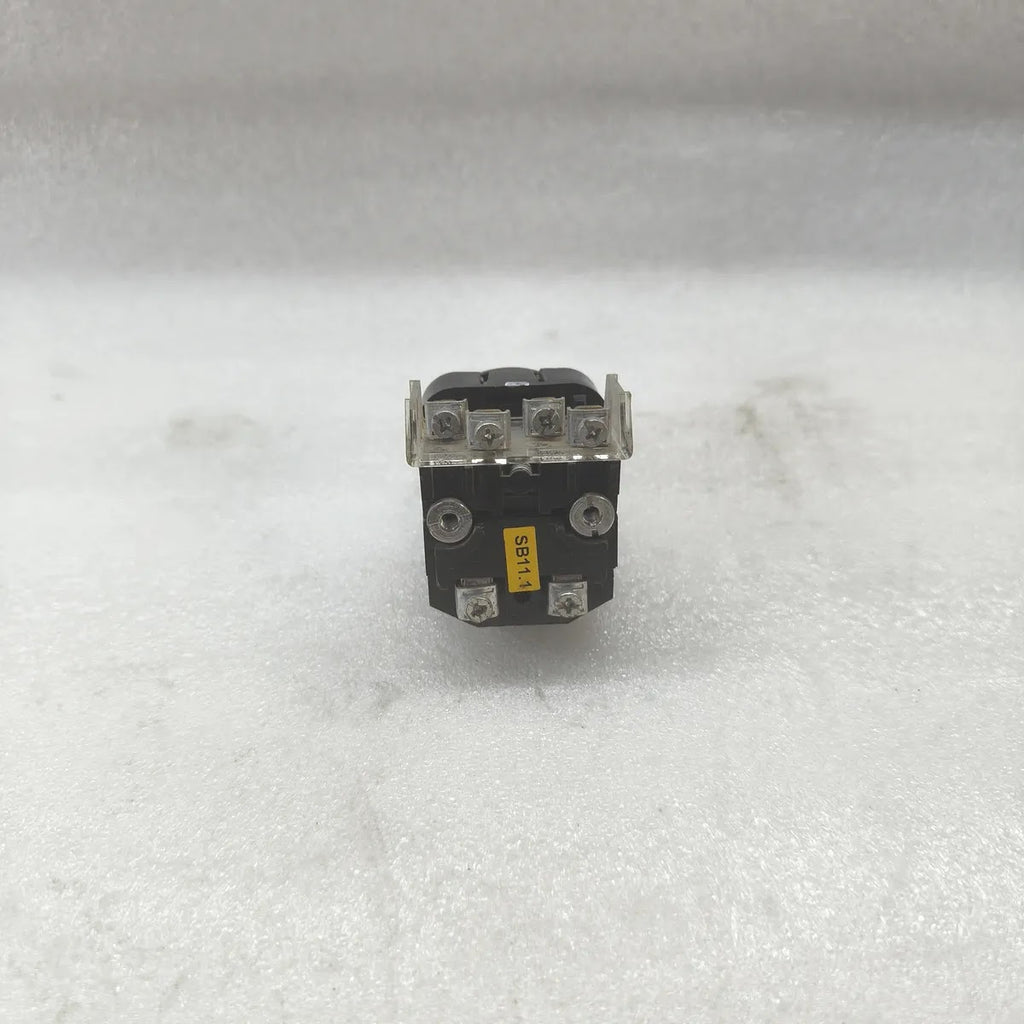 A Bradley 800T-26JRH91KB7AX + 800T-N327 Illuminated Selector Switch 240V