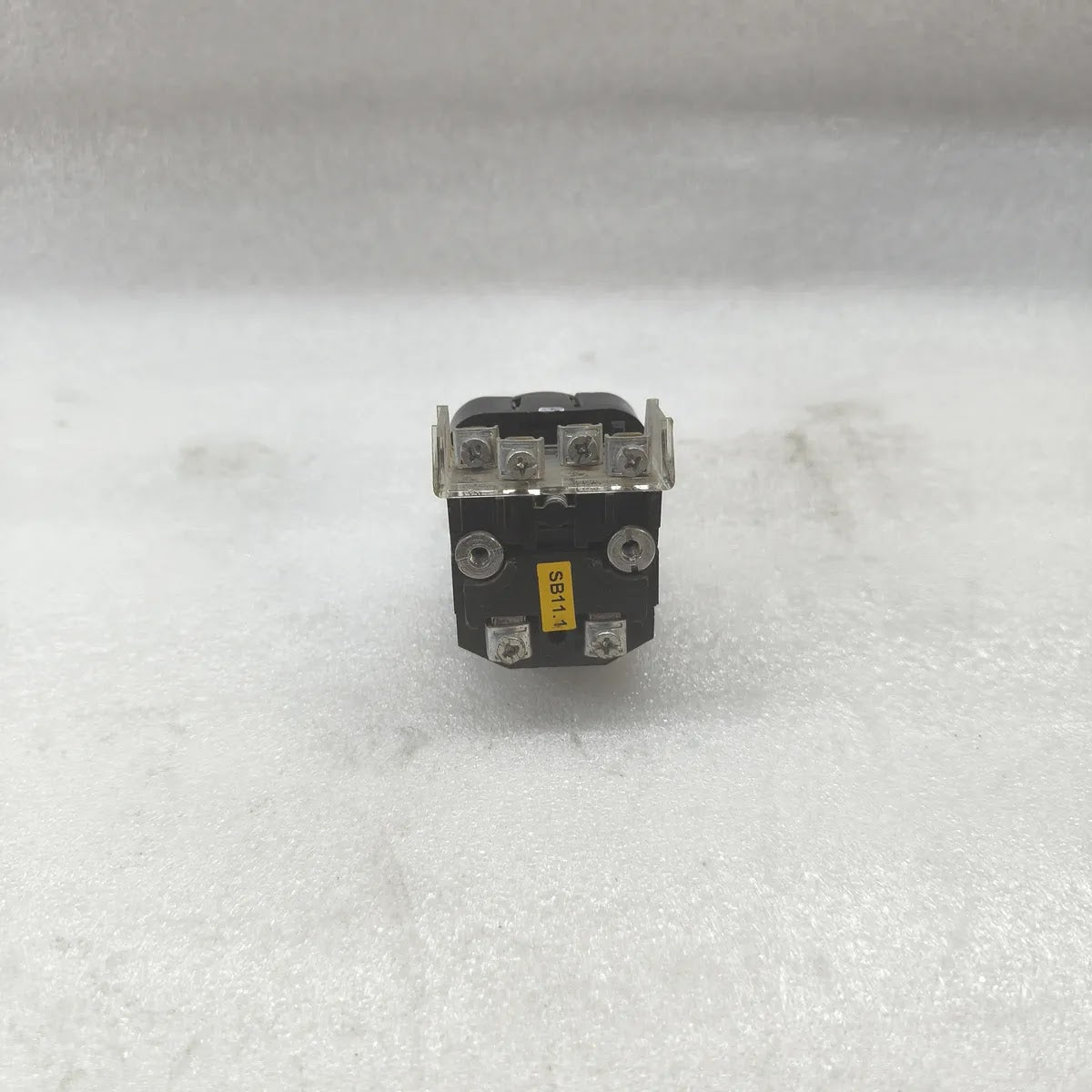 A Bradley 800T-26JRH91KB7AX + 800T-N327 Illuminated Selector Switch 240V