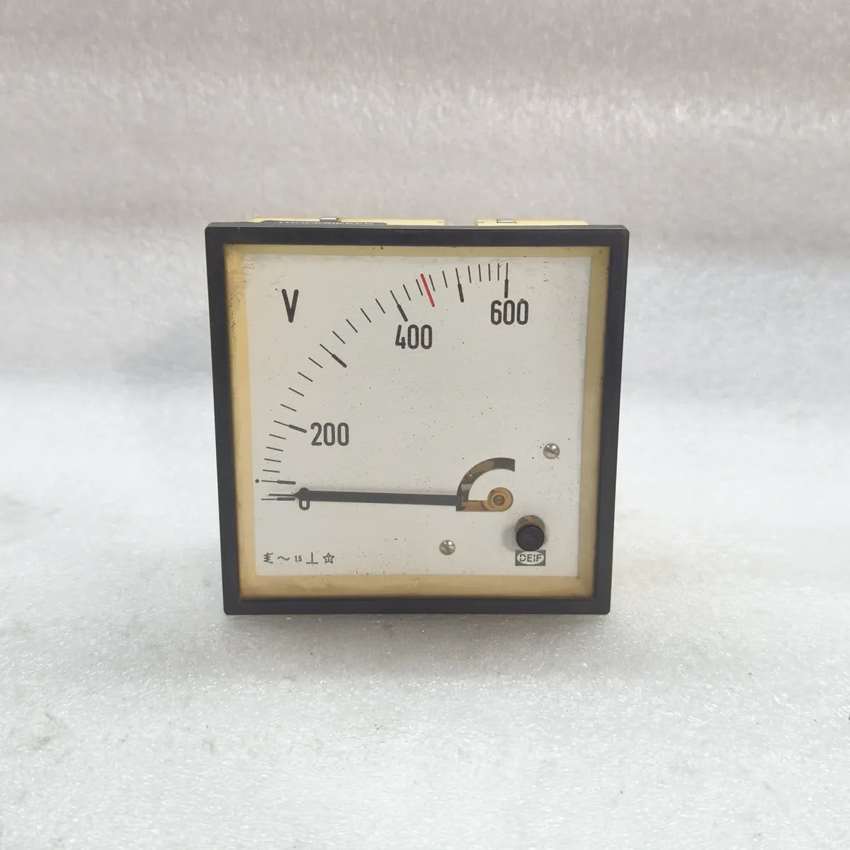 DEIF Moving Iron Panel Voltmeter 0-600V AC