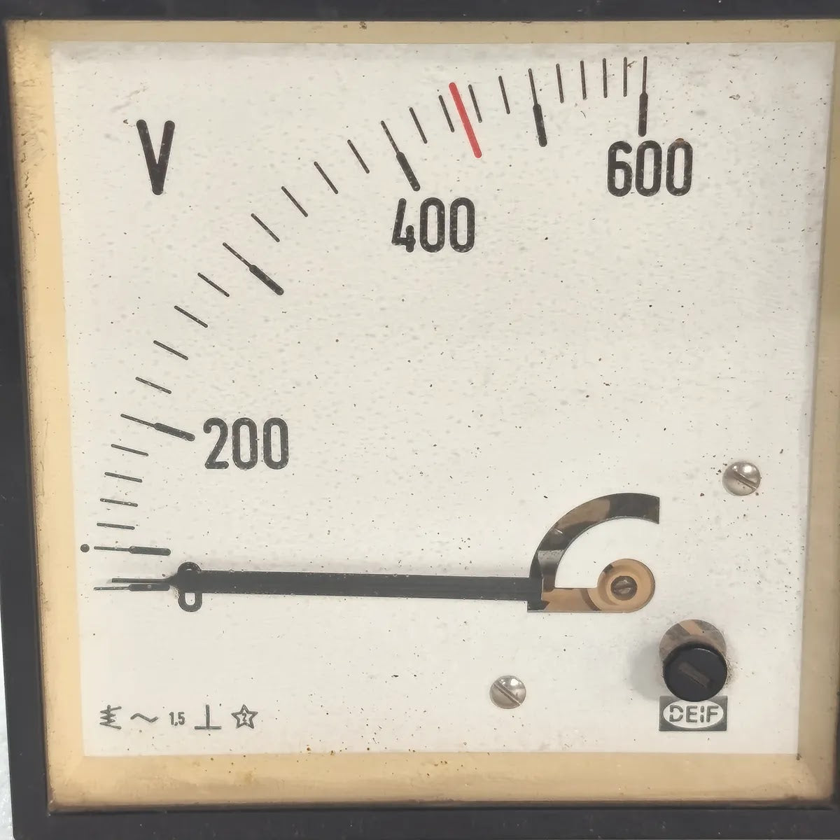 DEIF Moving Iron Panel Voltmeter 0-600V AC