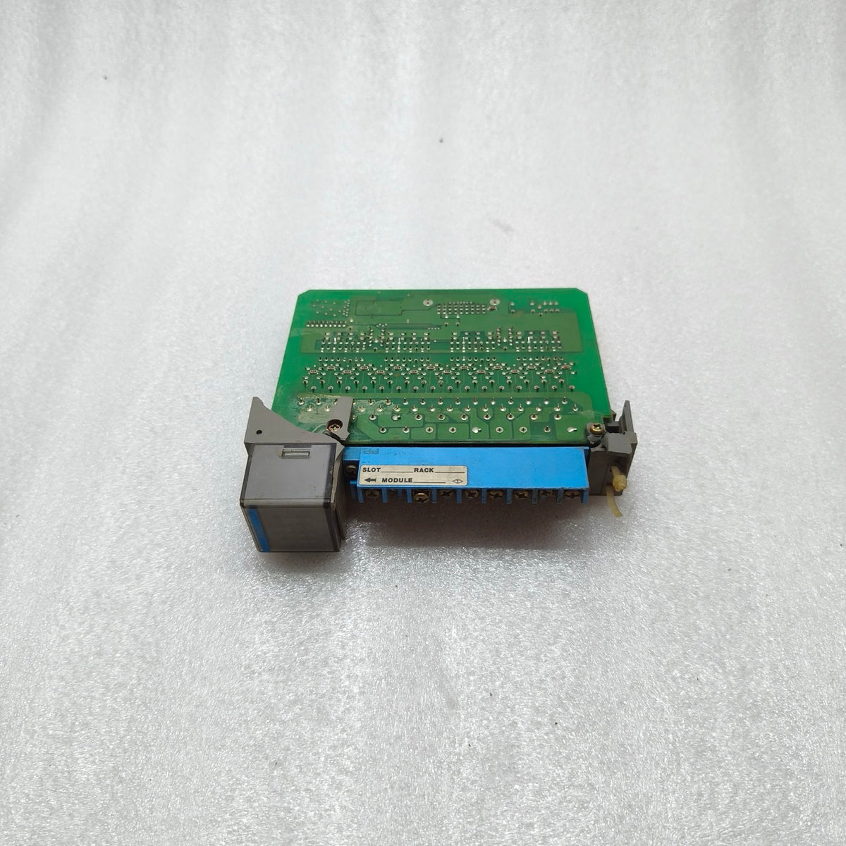 A Bradley 1746-IB16 SLC 500 Sinking DC Input Module 16 Point 10-30VDC