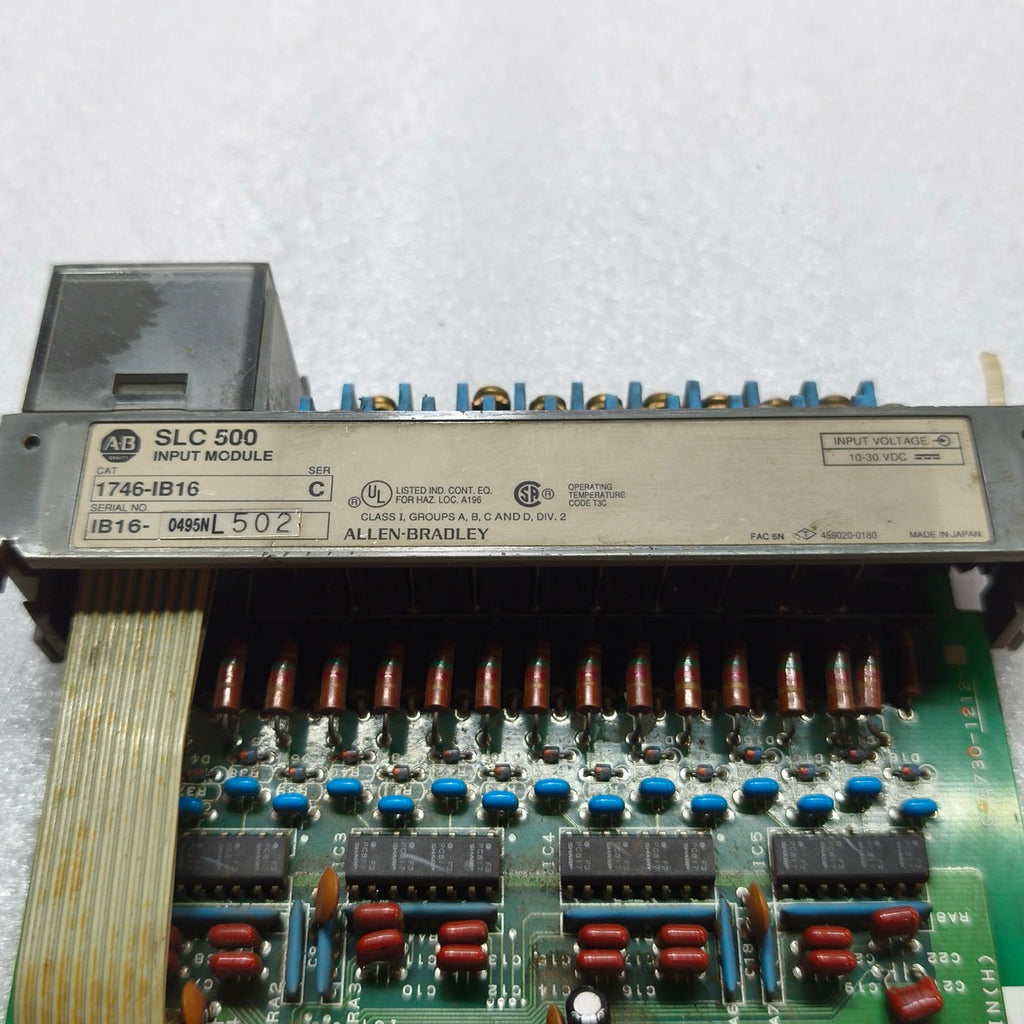 A Bradley 1746-IB16 SLC 500 Sinking DC Input Module 16 Point 10-30VDC
