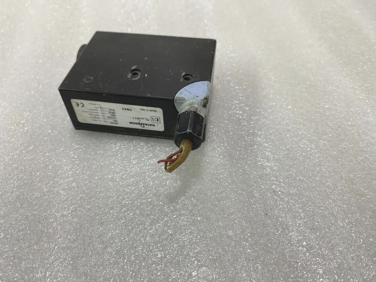 Datasensor TLu-011 Photoelectric Luminescence Sensor 10-30VDC NPN PNP