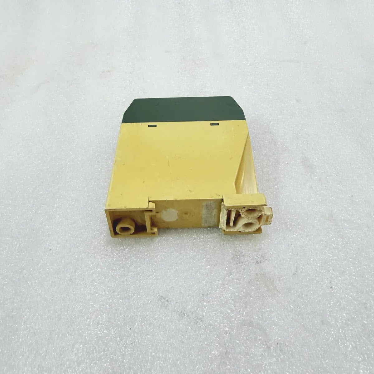 Telemecanique RE2-TA1113M Timer Relay 110-240V 0.5-10s Pre-Owned