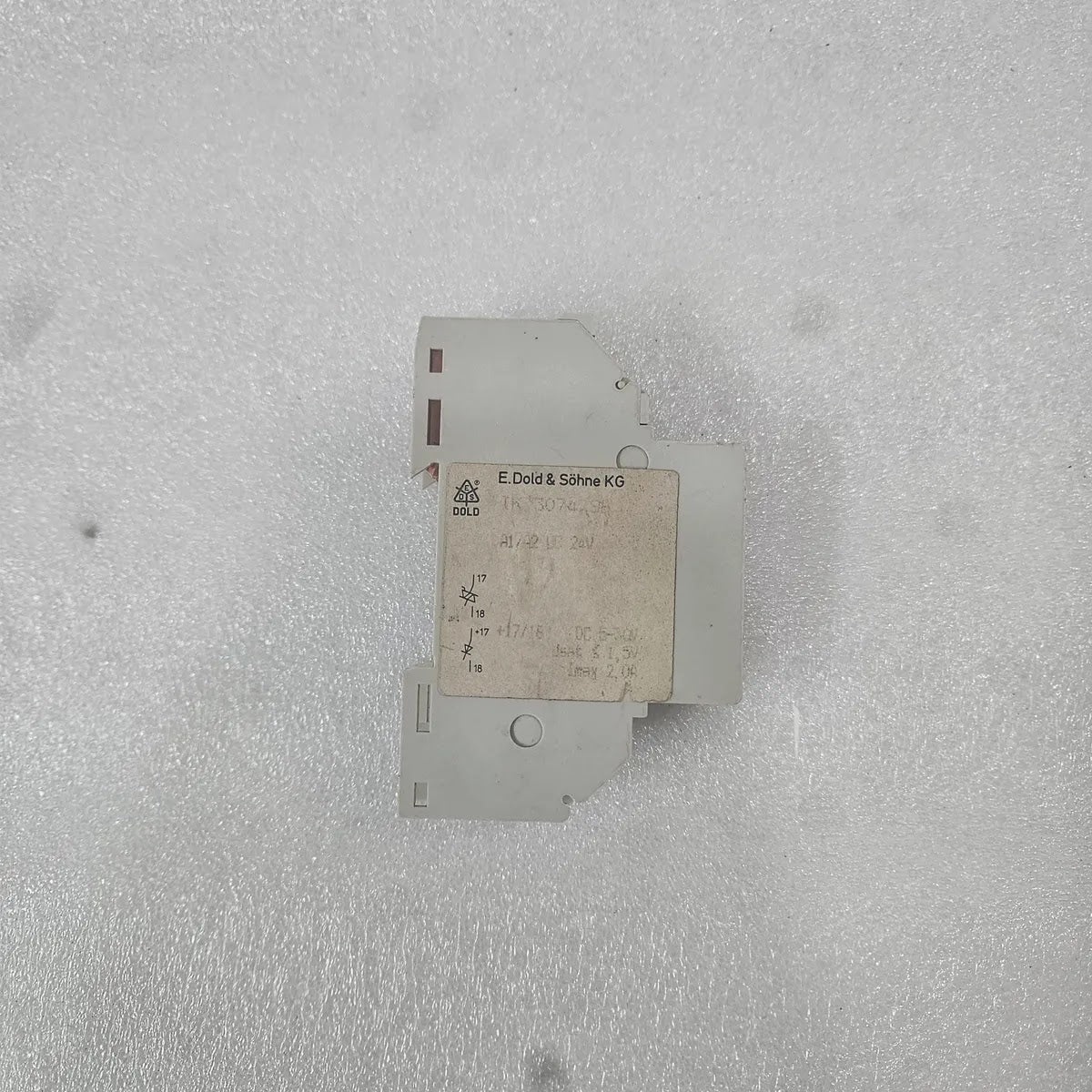 Dold IK 3074 Coupling Relay DC 5-30V 24V DIN Rail Module