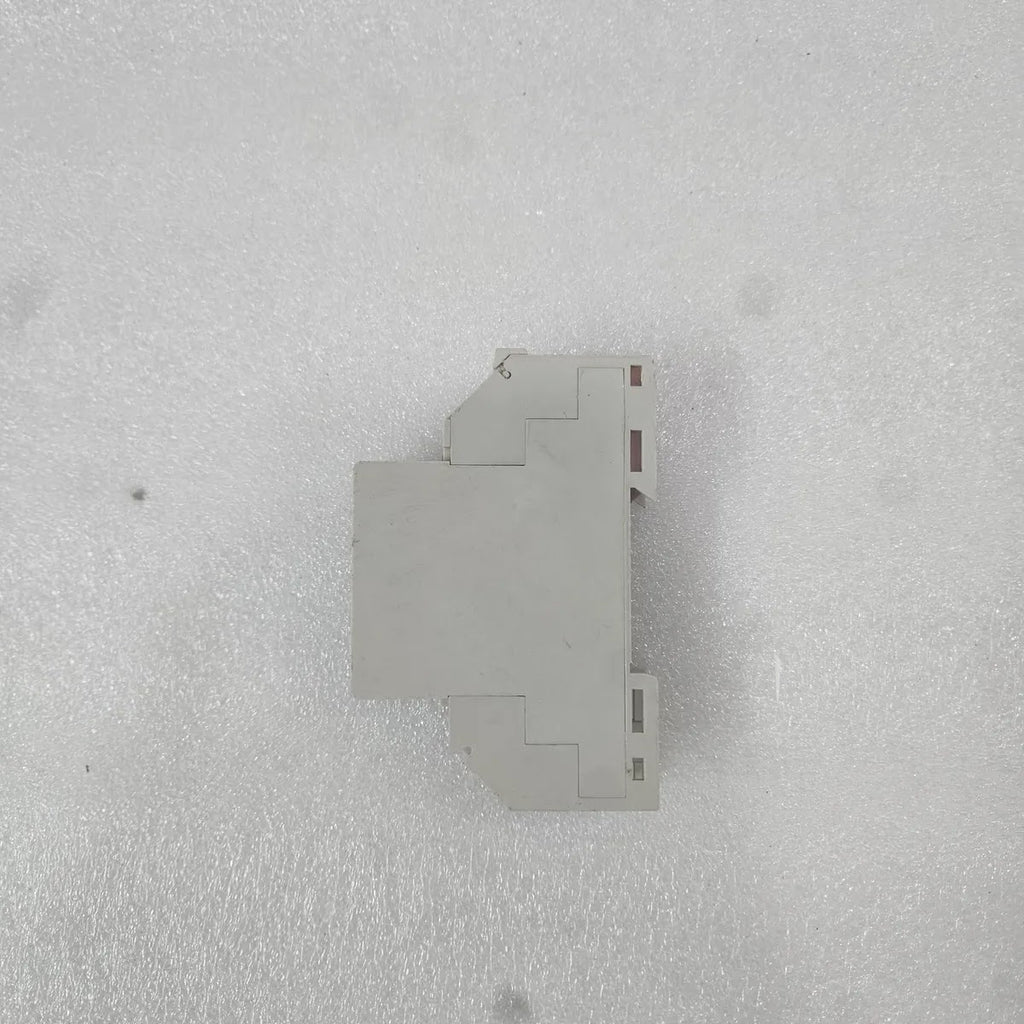 Dold IK 3074 Coupling Relay DC 5-30V 24V DIN Rail Module