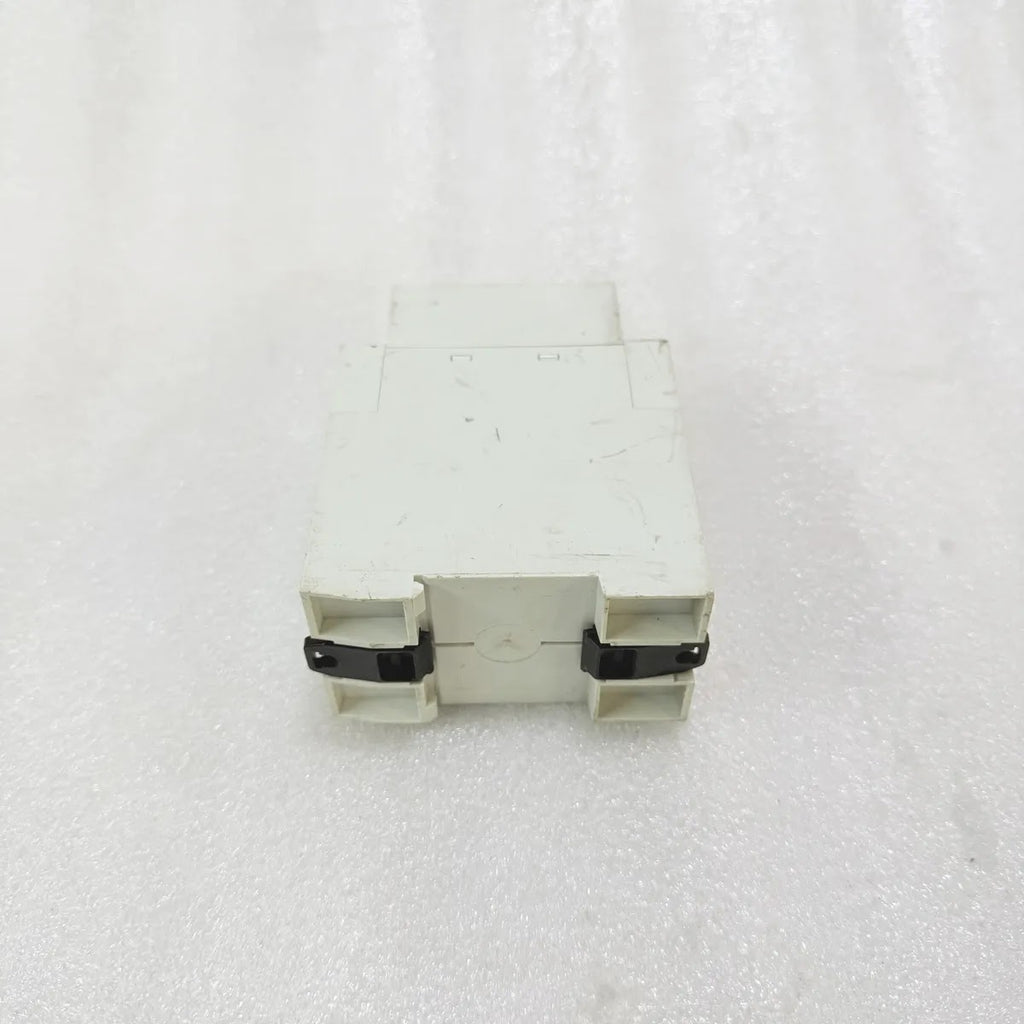 Eberle DWN 400 3-Phase Asymmetry Relay 3x400V 8A 50-60Hz Pre-Owned