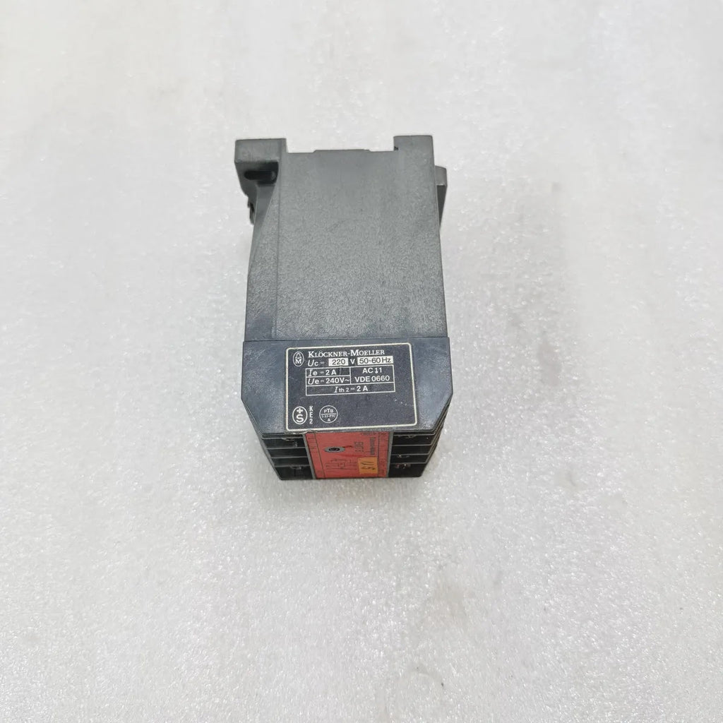 Klockner-Moeller EMT 5 Thermistor Motor Protection Relay Pre-Owned