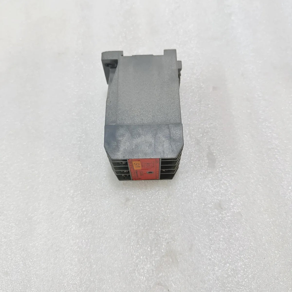 Klockner-Moeller EMT 5 Thermistor Motor Protection Relay Pre-Owned