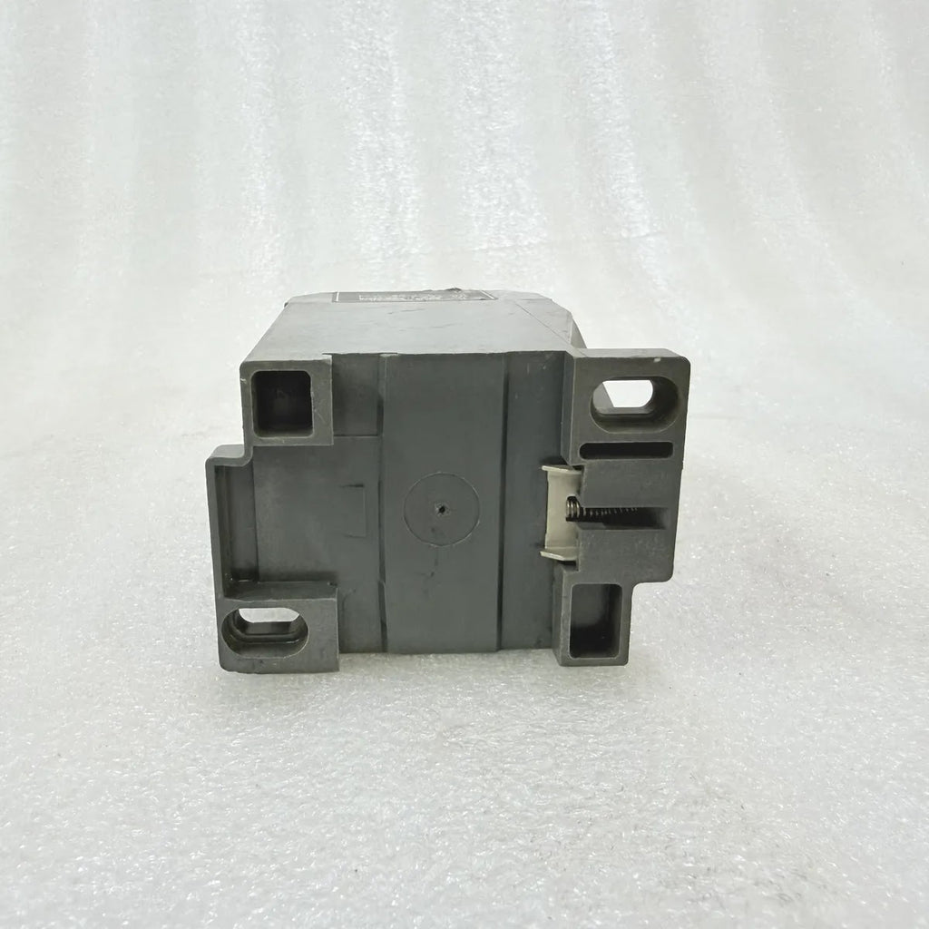 Klockner-Moeller EMT 5 Thermistor Motor Protection Relay Pre-Owned