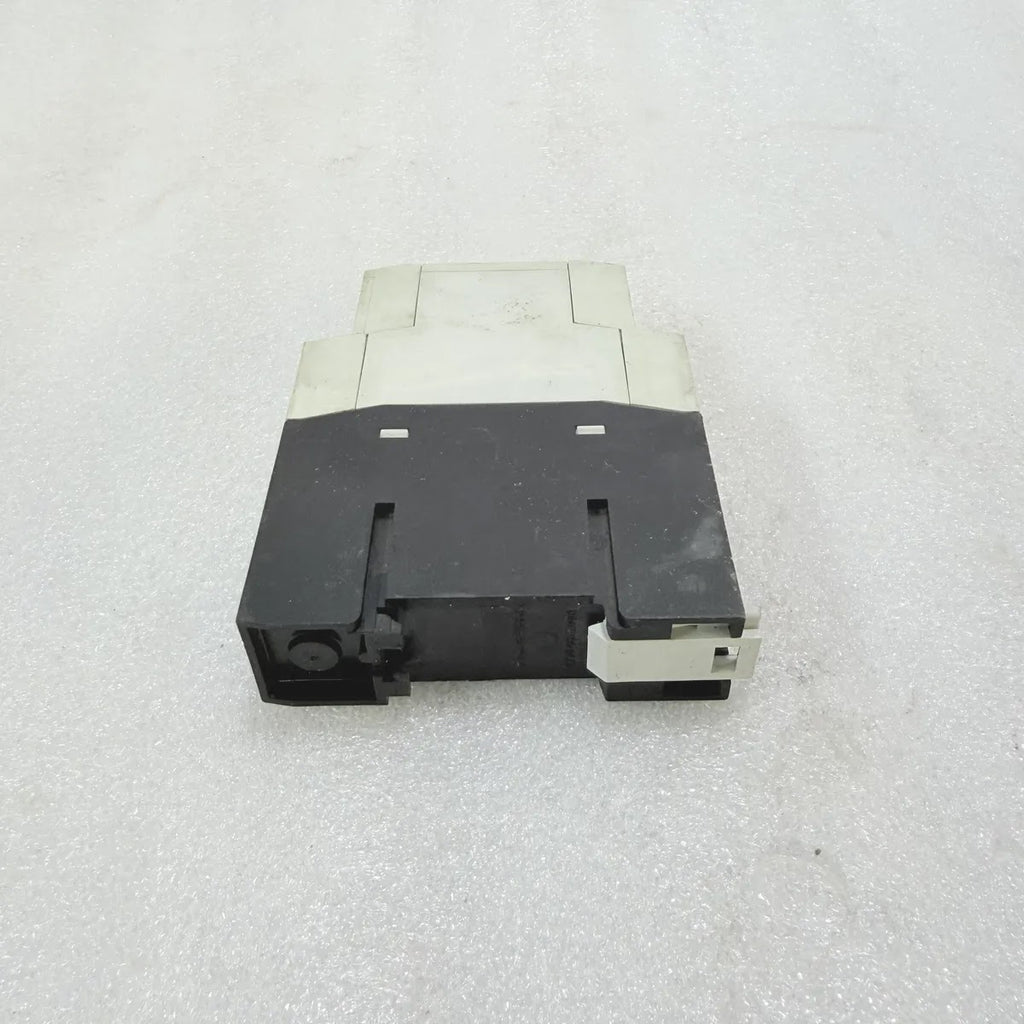 Moeller ETR4-11-A Timing Relay 24-240V AC/DC 0.05s-100h Pre-Owned