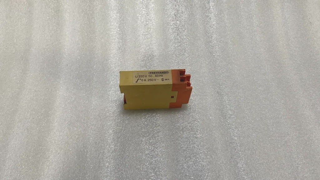 Freyhardt F2R Plug-In Relay 220V 50-60Hz 6A 250V Made in Germany Pre-Owned