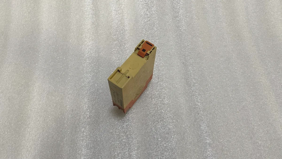 Freyhardt F2R Plug-In Relay 220V 50-60Hz 6A 250V Made in Germany Pre-Owned