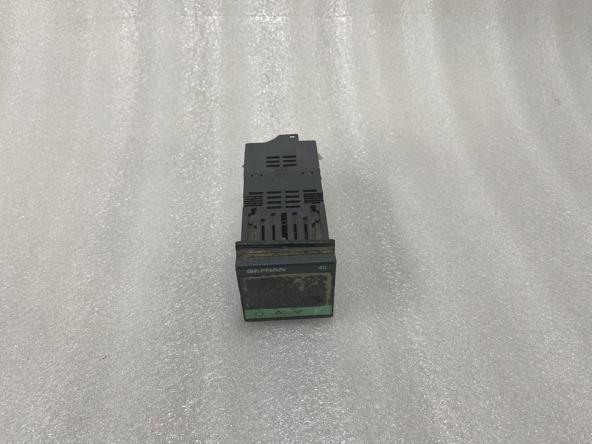 Gefran 40T-48-4-24-RR-R-0-0-1 Temperature Controller F000192 100-240V FOR PARTS