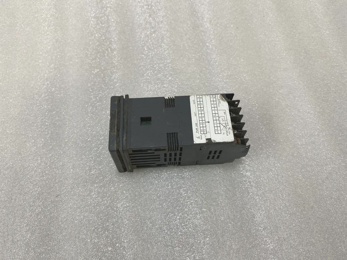 Gefran 40T-48-4-24-RR-R-0-0-1 Temperature Controller F000192 100-240V FOR PARTS