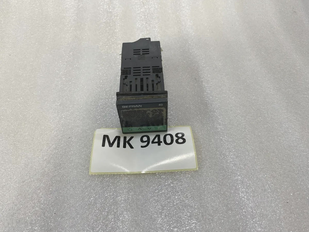 Gefran 40T-48-4-24-RR-R-0-0-1 Temperature Controller F000192 100-240V FOR PARTS