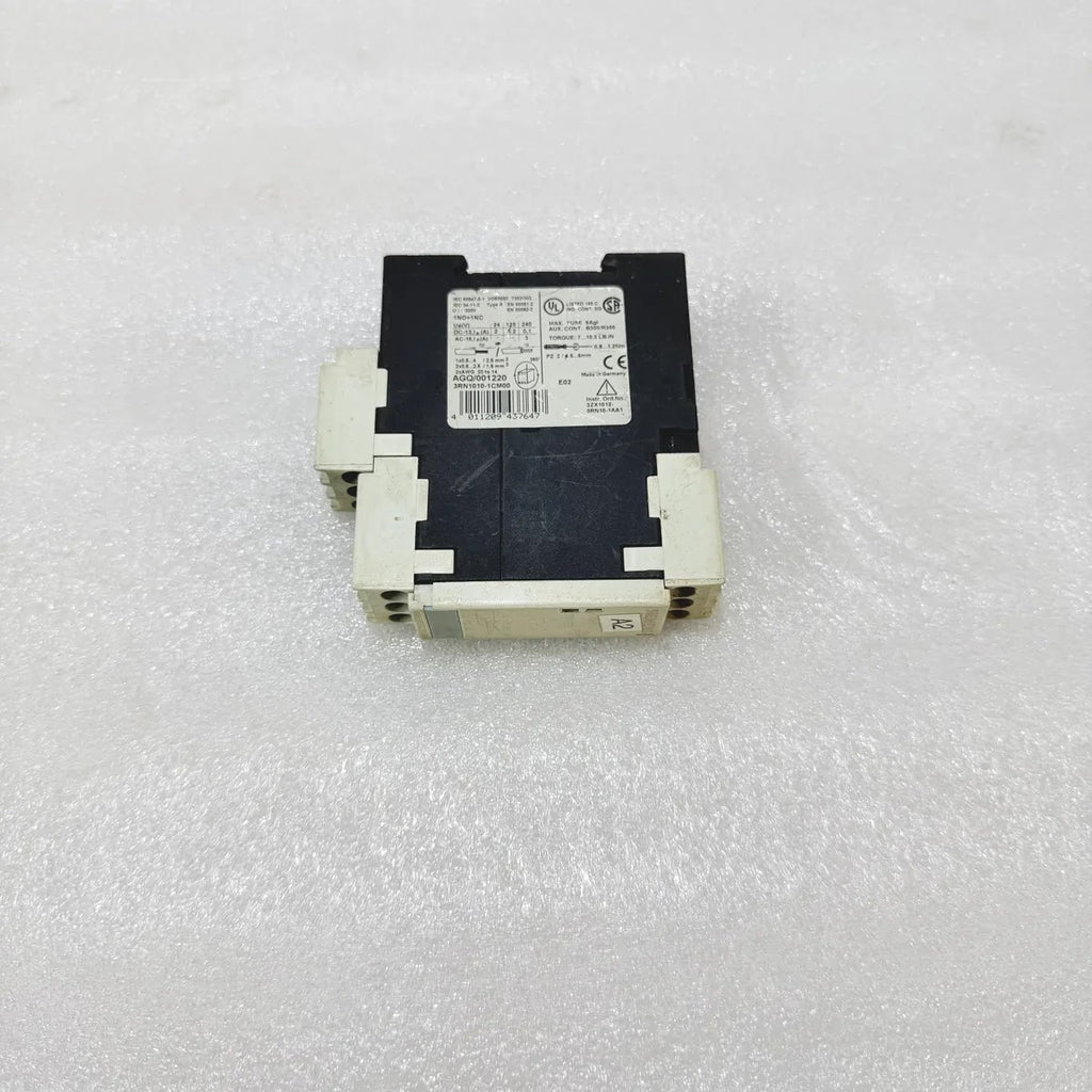 SIEMENS 3RN1010-1CM00 Thermistor Motor Protection Relay 24-240V AC/DC READY/TRIP